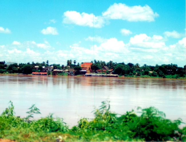 ルアンパバーンへ