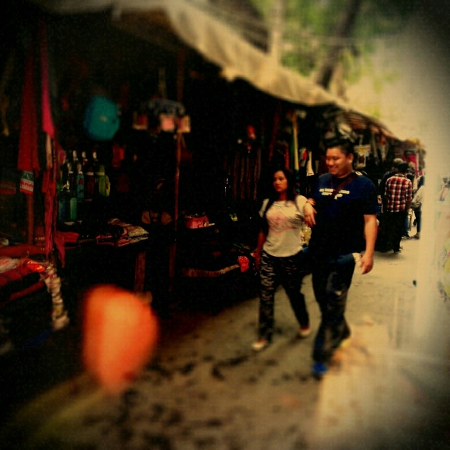 壮年ランボーとシェパードの散歩