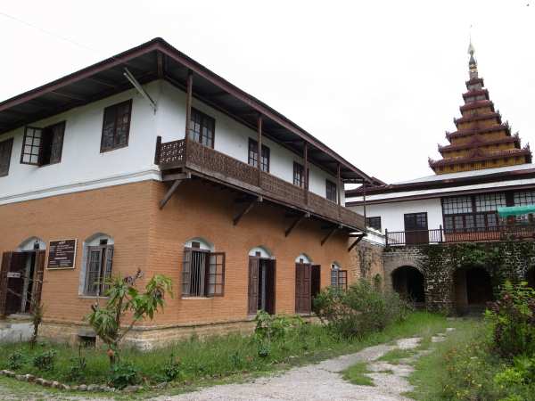 藩主の宮殿転じてブッダ博物館