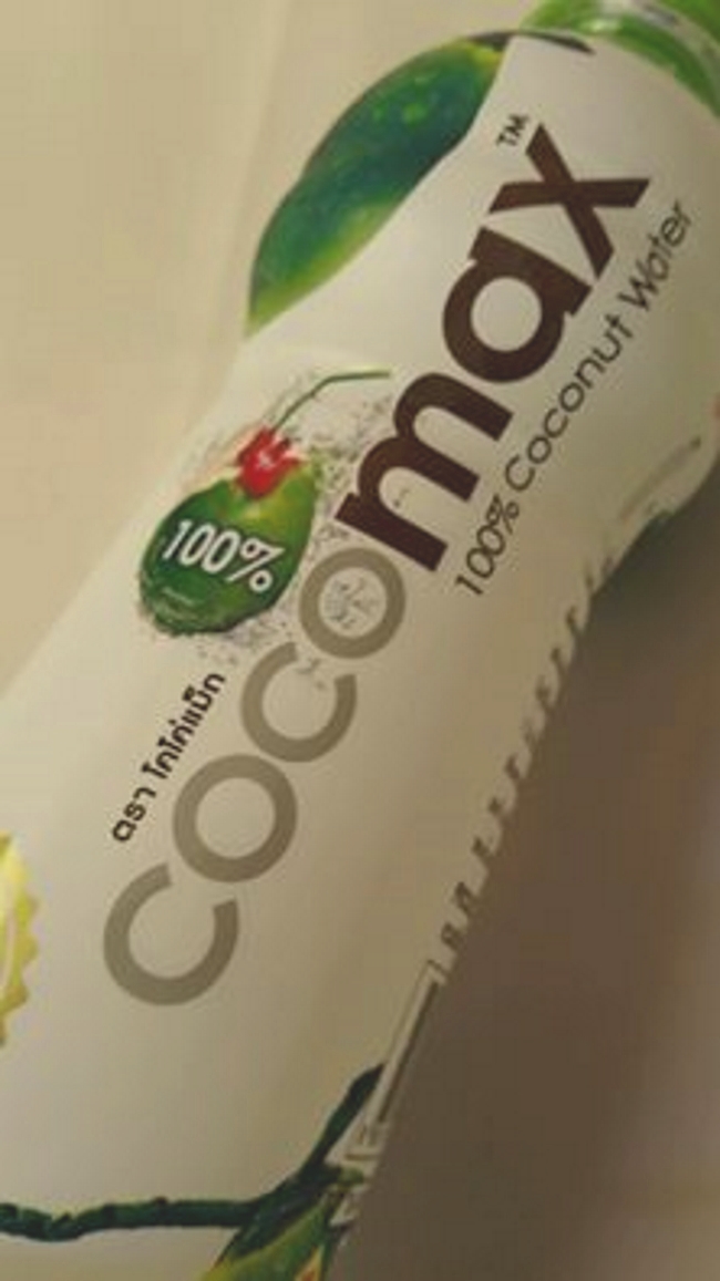 ココナツ水、ペットボトル入り