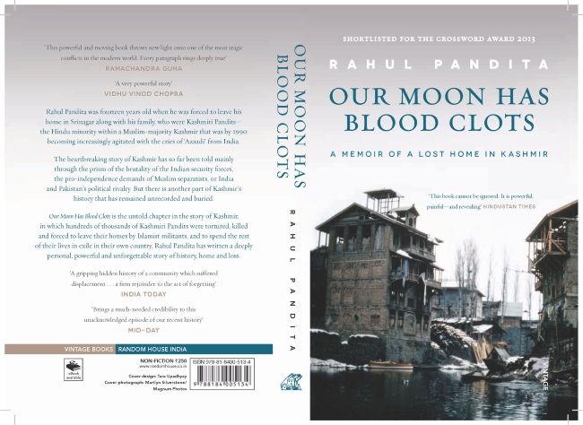 「OUR MOON HAS BLOOD CLOTS」という本
