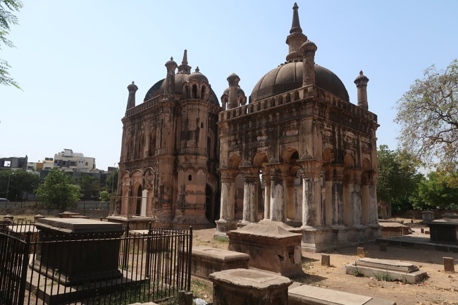 スーラト3 墓場も面白いインド