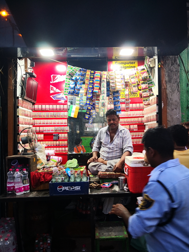 タバコとパーンの店